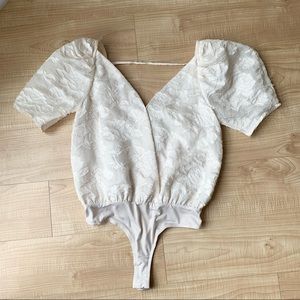 ASTR the Label cream puff sleeve bodysuit size XS [WORN ONCE]